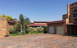 2 Bedroom Apartment in Mayfield Park
