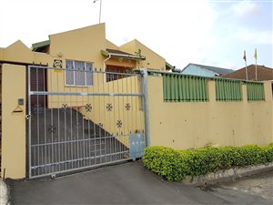 3 Bed House in Newlands West