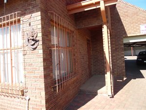 4 Bed House in Lennoxton