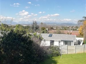 4 Bedroom House in Stellenberg