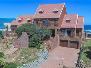 5 Bedroom House in Kini Bay