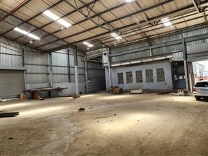 1600 m² Commercial space in Jacobs