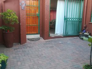 3 Bed Duplex in Zwartkop