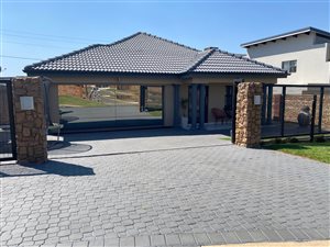 3 Bed House in Clayville