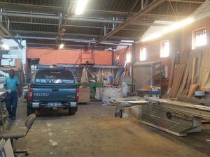 991 m² Commercial space in Elsies River