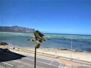3 Bed Apartment in Strand Central