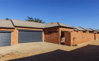 3 Bedroom Simplex in Sinoville