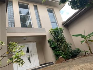 5 Bed House in De Bakke