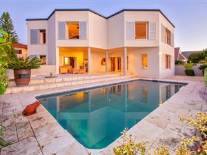 4 Bed House in Leisure Isle
