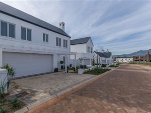 3 Bed House in Koelenbosch Country Estate