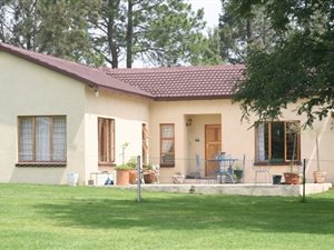 2 Bed Garden Cottage in Glen Austin AH