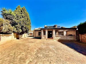3 Bed House in Lenasia South