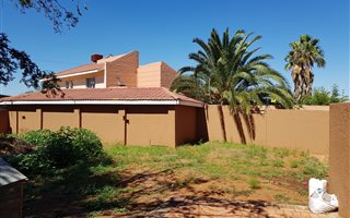 6 Bedroom House in Monument Heights