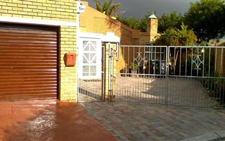 2 Bedroom Townhouse in Oakglen