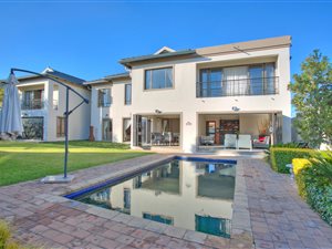 5 Bed Cluster in Breakfree Estate