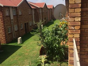 1.5 Bedroom Townhouse in Die Hoewes