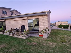 3 Bed House in Dana Bay