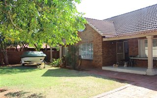 3 Bedroom House in Impala Park