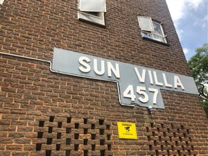 Bachelor apartment in Sunnyside