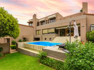 6 Bed House in Dainfern Golf Estate