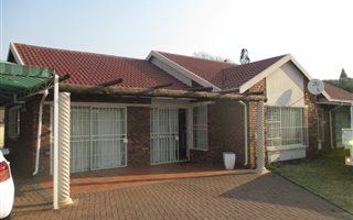 3 Bedroom House in Risiville