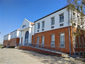 1349 m² Commercial space in Route 21 Business Park