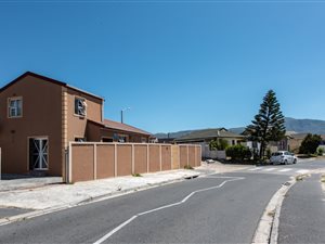 3 Bedroom House in Retreat