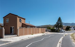 3 Bedroom House in Retreat