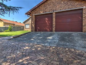3 Bed House in Isandovale