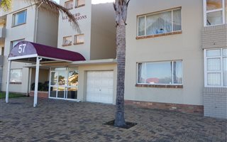 2.5 Bedroom Apartment in Newton Park