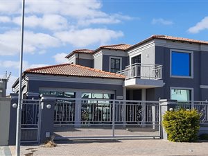 5 Bed House in Parklands North
