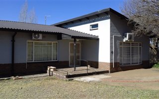 3 Bedroom House in Trompsburg