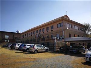 1400 m² Commercial space in Meyersdal
