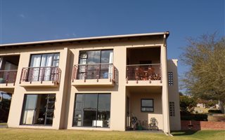 2 Bedroom Townhouse in Jackal Creek Golf Estate