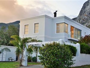 5 Bed House in Voelklip