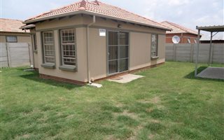 2 Bedroom House in Andeon AH