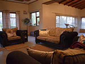 4 Bed House in Songloed