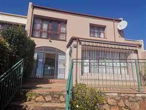 3 Bed Townhouse in Wilro Park