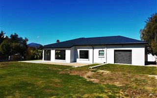 3 Bedroom House in Twee Rivieren