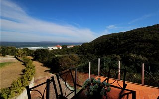 5 Bedroom House in Keurboomstrand