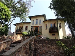 3 Bed House in Kensington