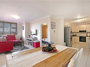 2 Bed Apartment in Wynberg