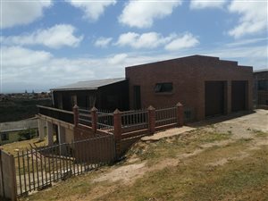 4 Bed House in Mossel Bay Central