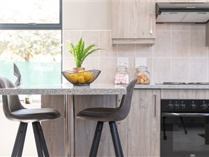 2 Bed Simplex in Van Der Hoff Park