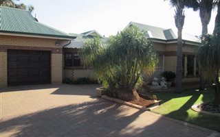 4 Bedroom House in Brakpan Central