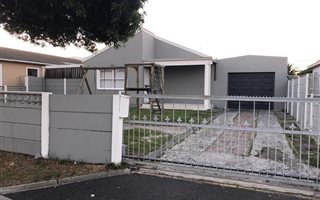 3 Bedroom House in Ottery