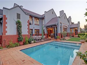 5 Bed House in Boardwalk Meander