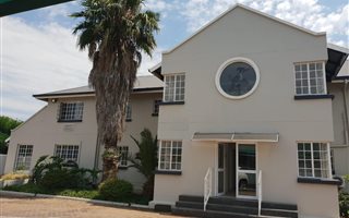 40 m² Commercial space in Bartlett
