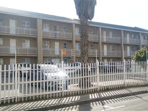 1 Bed Apartment in Parow Central