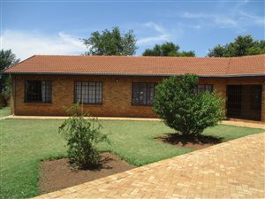 4 Bedroom House in Vanderbijlpark SE4